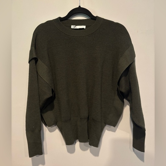 Zara Sweater - Picture 1 of 4